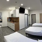 Hangar Aparthotel Mosnov