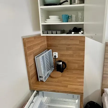 Hangar Aparthotel 3*