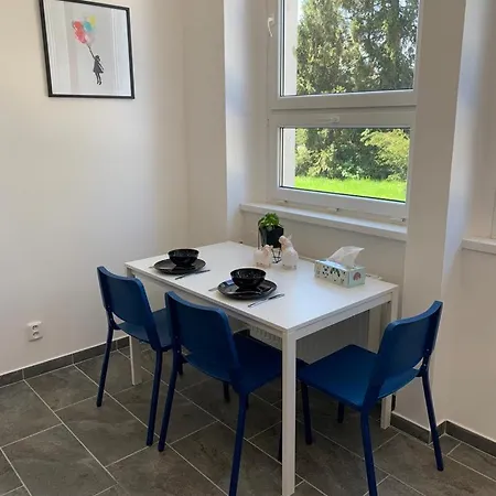 Hangar Aparthotel 3*