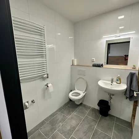 Hangar Apartahotel 3*